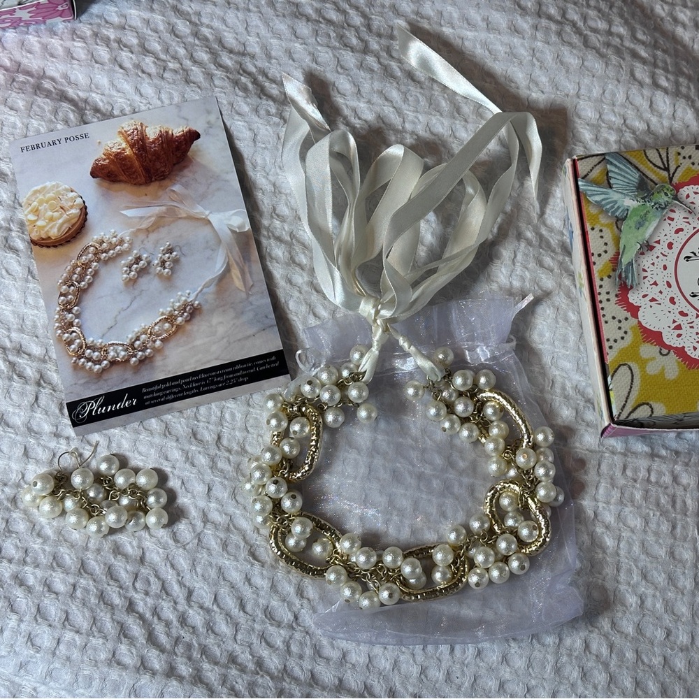 Plunder Gold and White Pearl Statement Necklace & Earrings